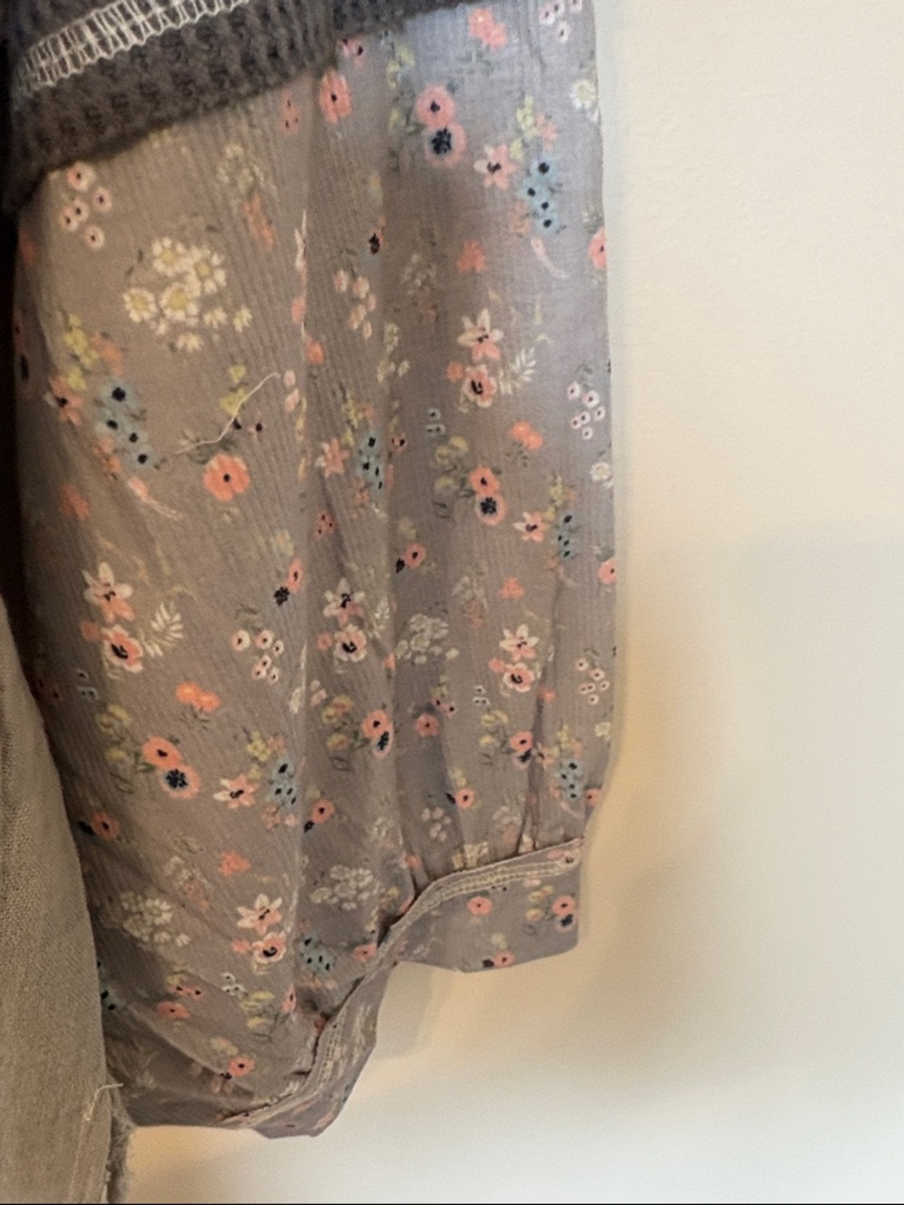 POL Grey Patchwork Floral-Trim Women's Henley Sweatshirt - Picture 6 of 11